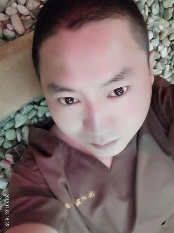 红枫叶的第一张照片--永州相亲服务中心