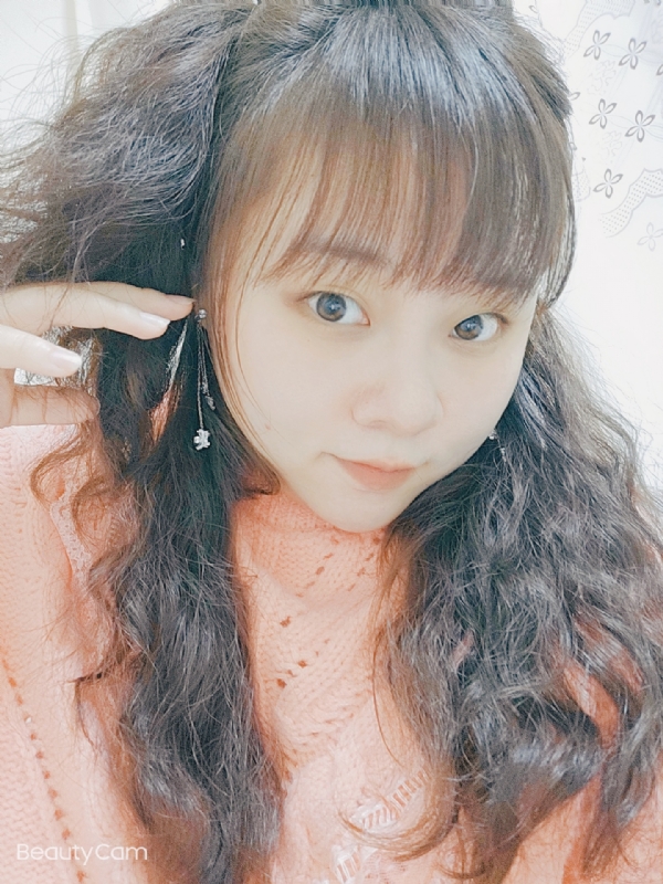 艾薇儿的第一张照片--永州相亲服务中心