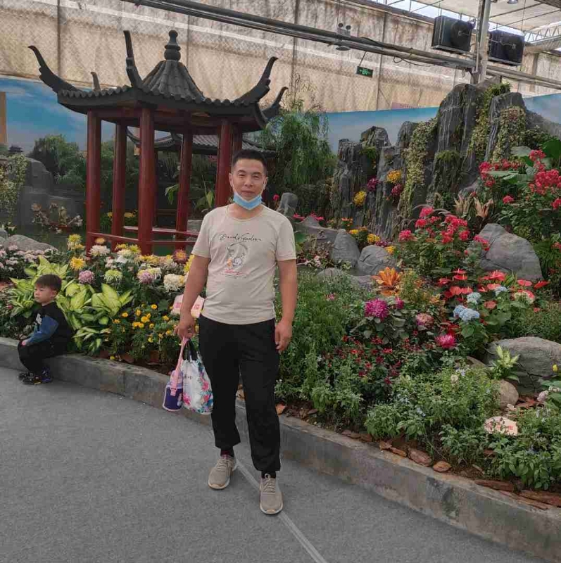 受伤的痴情男的第一张照片--永州相亲服务中心