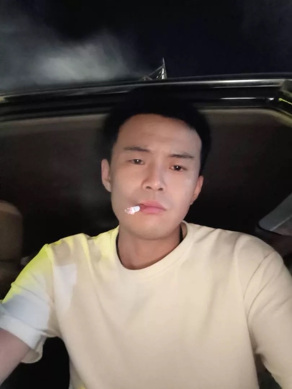 爱睡觉的土拨鼠的第一张照片--永州相亲服务中心