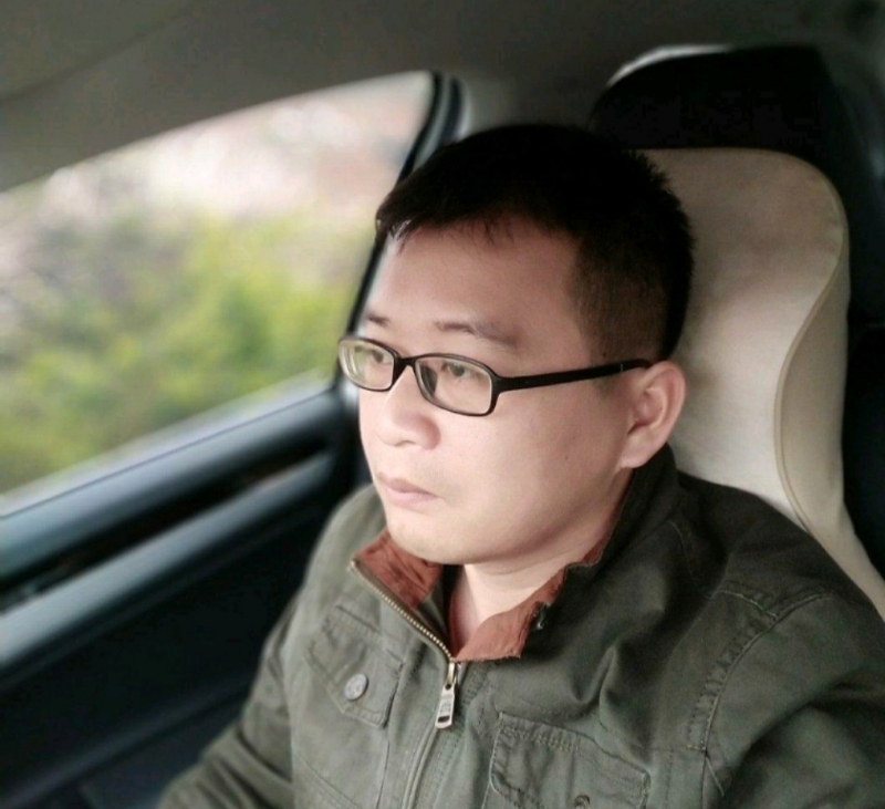 海风吹动你的心的第二张照片--永州相亲服务中心