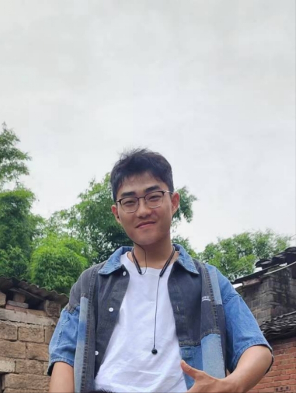 越努力越幸运的第一张照片--永州相亲服务中心