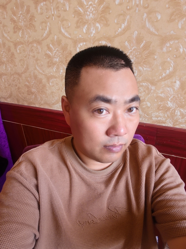 擦亮眼睛向前看的第一张照片--永州相亲服务中心