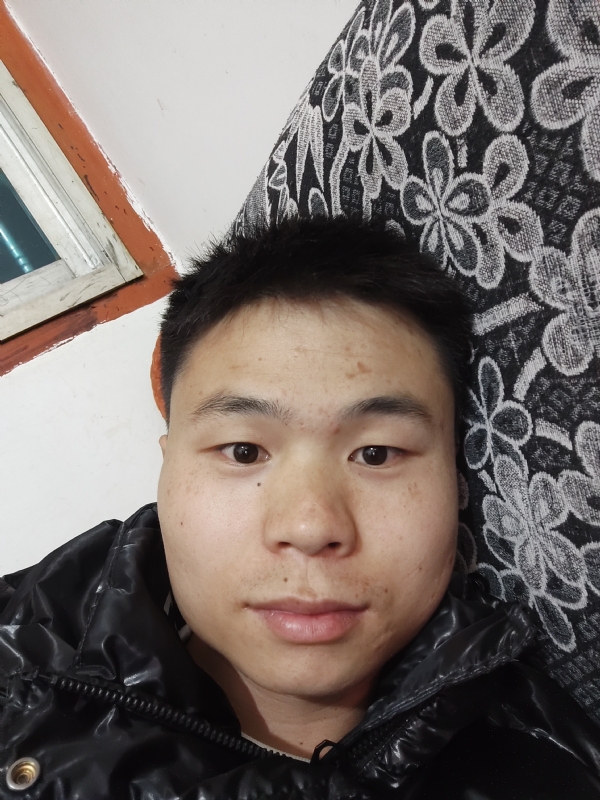 麒麟区幼儿园扛把子的第三张照片--永州相亲服务中心
