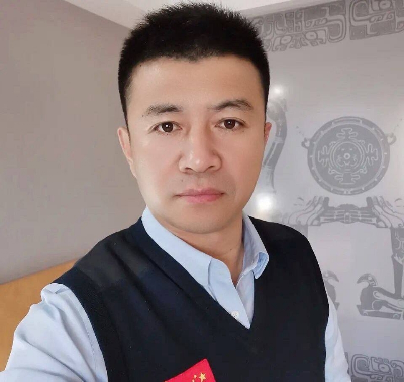 生在红旗下的第一张照片--永州相亲服务中心