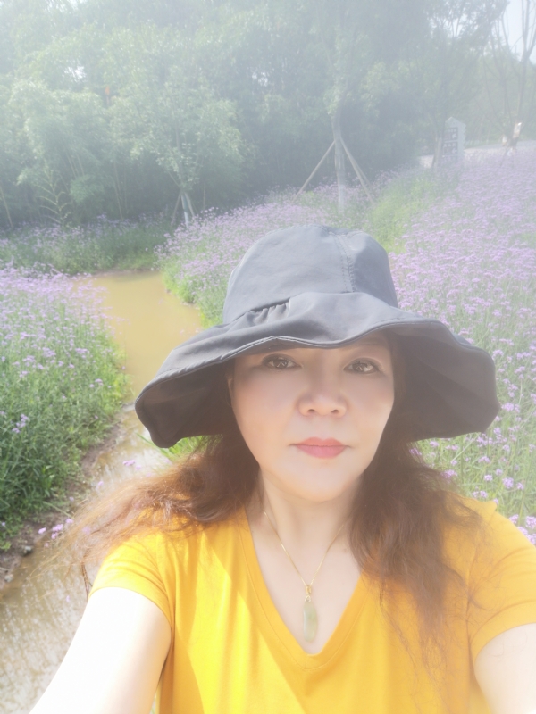 宛霞的第三张照片--永州相亲服务中心