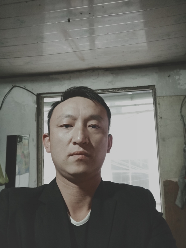 放弃爱你的第一张照片--永州相亲服务中心